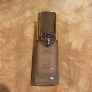 Dolce & Gabbana Everlast Foundation 17W
24 HR coverage
